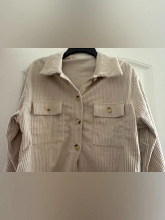 Women’S Beige Corduroy Button-Front Cropped Jacket - Picture 7 of 12